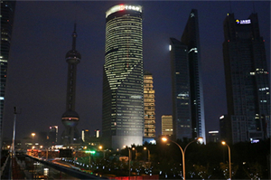 Prices and Poverty： Shanghai's Social Challenge